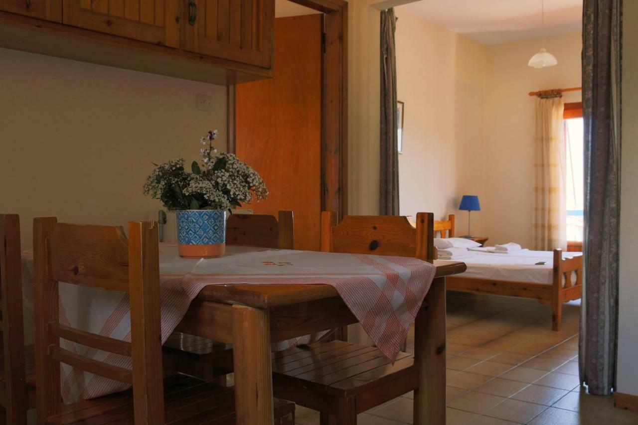 Seaview Self Catering Apartment - Helen No 1 Xiropigado Ngoại thất bức ảnh